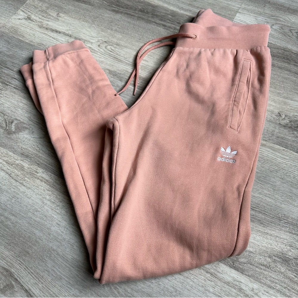 adidas Originals - Adicolor Essentials Slim Joggers in Ambient Blush
